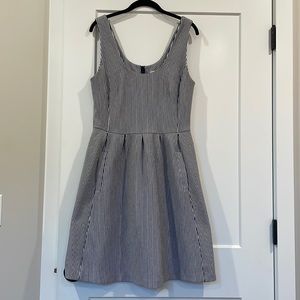 Banana Republic Seersucker Sleeveless A-line Dress in blue/white - size 12